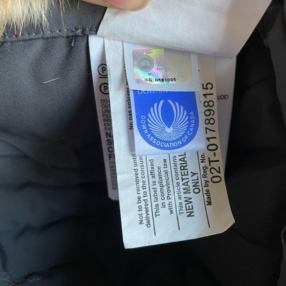 Canada Goose Hat Aviator Genuine Coyote Fur Trim Graphite Size L/XL - Picture 9 of 11